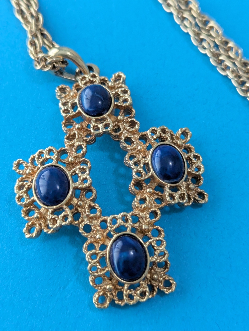 Rare Vintage 1975 Sarah Coventry "Victoria Blue" Maltese Cross & Ring! - Picture 2 of 8